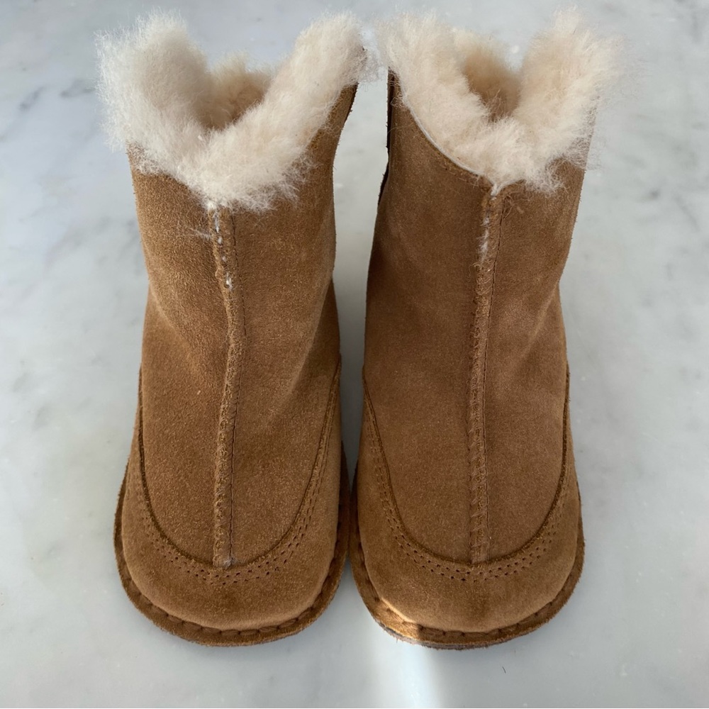 Ugg Boots Tan Style S/N 5206 Size Large